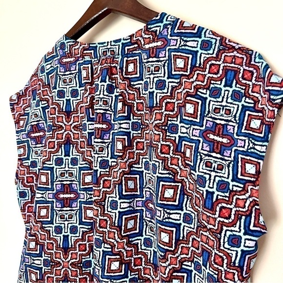 LIZ CLAIBORNE Sleeveless Split Neck
Blouse Red & Blue Boho Aztec XL Relaxed
Fit - Picture 9 of 12